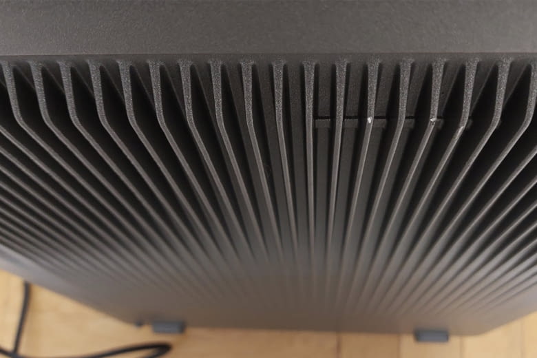 Natürliche Konvektion an der Speicher-Rückseite verhindert eine Überhitzung Natürliche Konvektion an der Speicher-Rückseite verhindert eine Überhitzung