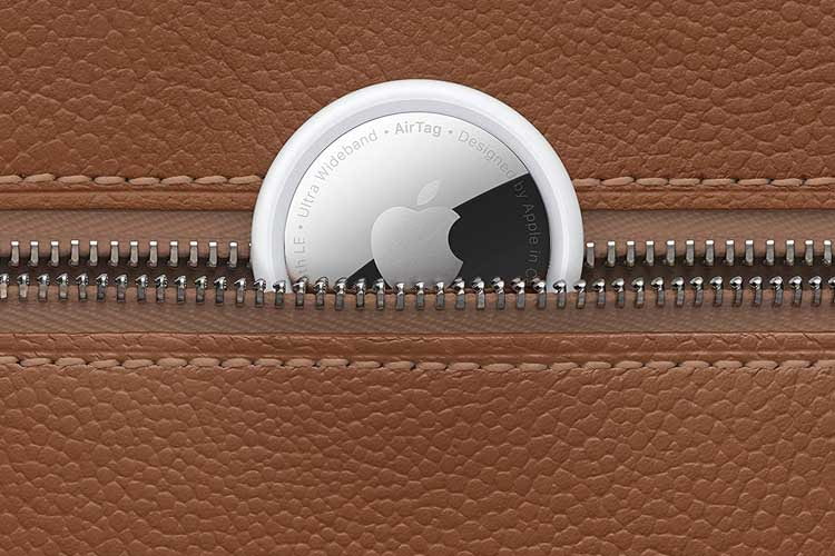 Apple AirTags lassen sich aufgrund ihrer kompakten Größe einfach verstauen Apple AirTags lassen sich aufgrund ihrer kompakten Größe einfach verstauen