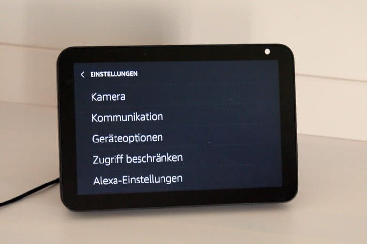 Echo Show Geräte bieten die Möglichkeit Einstellungen per Touchscreen vorzunehmen Echo Show Geräte bieten die Möglichkeit Einstellungen per Touchscreen vorzunehmen