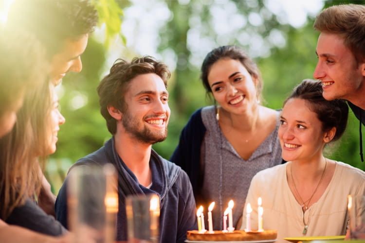 Mit dem Mein Geburtstage Alexa Skill gelingt die Überraschung Mit dem Mein Geburtstage Alexa Skill gelingt die Überraschung