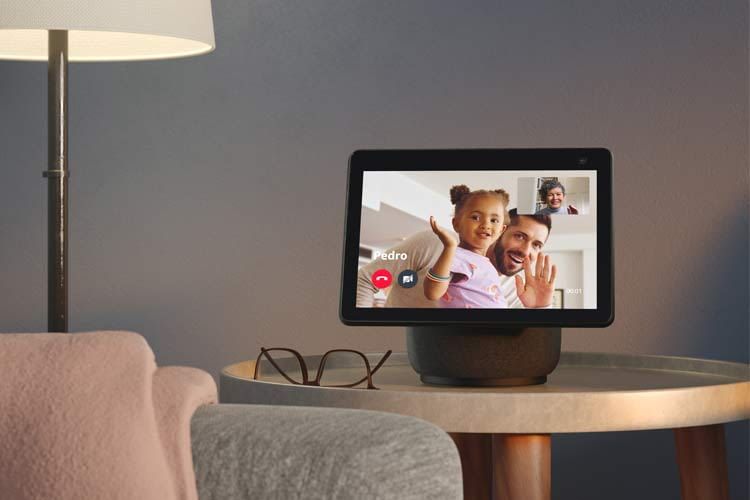 Bei Echo Show Displays sind sogar Videoanrufe möglich Bei Echo Show Displays sind sogar Videoanrufe möglich