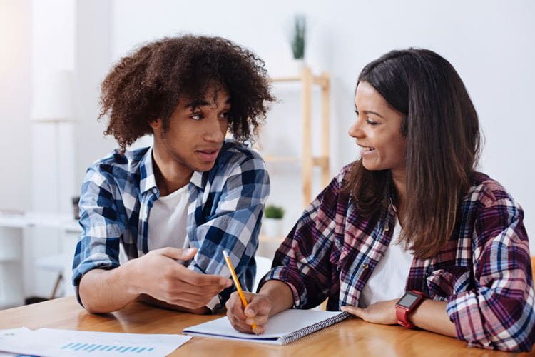 Alexa hilft auch Studenten neue Fachbegriffe zu verstehen oder zu übersetzen Alexa hilft auch Studenten neue Fachbegriffe zu verstehen oder zu übersetzen