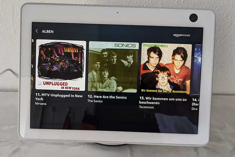 Amazon Echo Show 10 spielt seine Echo-Geschwister klangstark an die Wand - nur Echo Studio bleibt hier gelassen Amazon Echo Show 10 spielt seine Echo-Geschwister klangstark an die Wand - nur Echo Studio bleibt hier gelassen