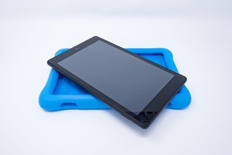 Die Kids Edition des Fire HD 8 bietet unter anderem eine bunte Schutzhülle Die Kids Edition des Fire HD 8 bietet unter anderem eine bunte Schutzhülle