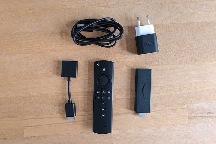 Amazon Fire TV Stick Full HD kommt mit Netzteil, USB-Kabel, Alexa-Fernbedienung und HDMI-Verlängerung Amazon Fire TV Stick Full HD kommt mit Netzteil, USB-Kabel, Alexa-Fernbedienung und HDMI-Verlängerung