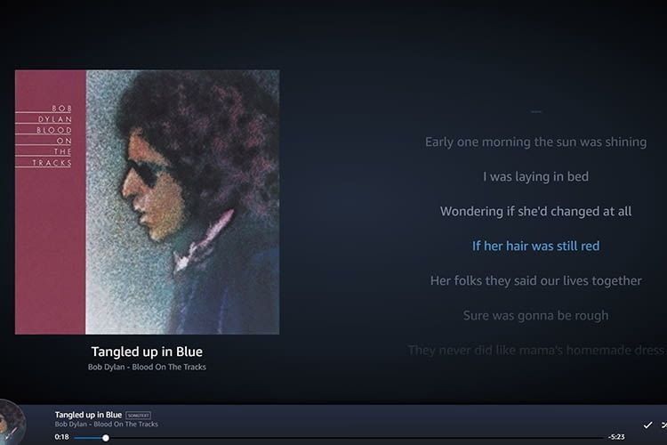 Amazon Music blendet Songtexte synchron zur Musik ein Amazon Music blendet Songtexte synchron zur Musik ein
