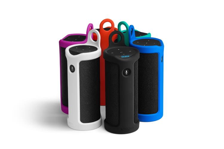 Jede Schutzhülle hat eine Schlaufe, mit der sich Amazon Tap zum Beispiel am Rucksack befestigen lässt Jede Schutzhülle hat eine Schlaufe, mit der sich Amazon Tap zum Beispiel am Rucksack befestigen lässt