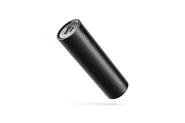 Anker PowerCore 5000 ist so kompakt, dass er in so gut wie jede Tasche passt Anker PowerCore 5000 ist so kompakt, dass er in so gut wie jede Tasche passt