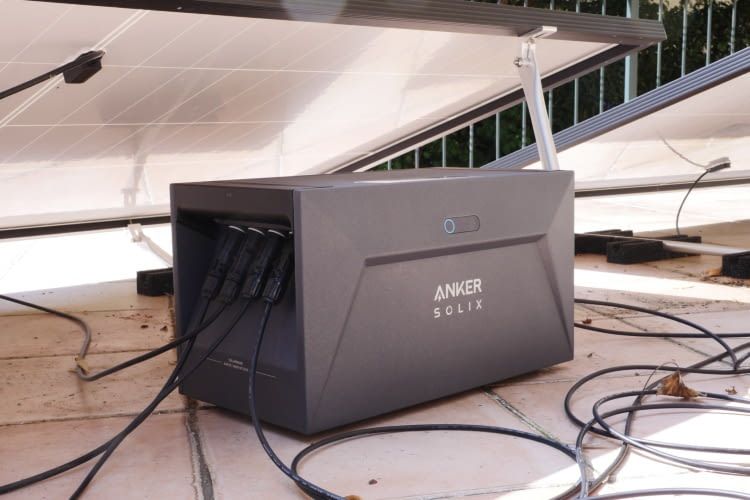 Der Anker Solix Solarspeicher kann die Energie von bis zu 4 Balkonkraftwerken speichern Der Anker Solix Solarspeicher kann die Energie von bis zu 4 Balkonkraftwerken speichern