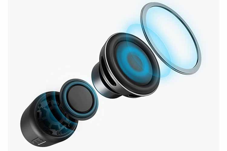 Der Bluetooth-Lautsprecher ANKER Soundcore Mini schafft eine Audiolautstärke von bis zu 5 Watt Der Bluetooth-Lautsprecher ANKER Soundcore Mini schafft eine Audiolautstärke von bis zu 5 Watt