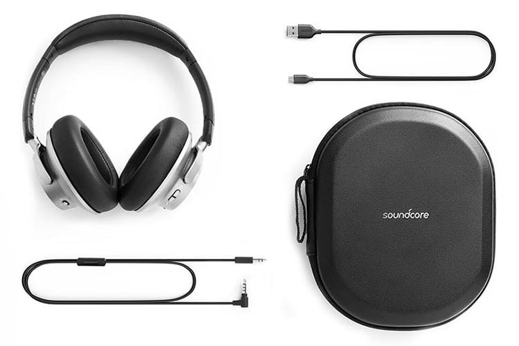 Transport-Case und Kabel sind bereits im Lieferumfang des Anker Soundcore Space NC enthalten Transport-Case und Kabel sind bereits im Lieferumfang des Anker Soundcore Space NC enthalten