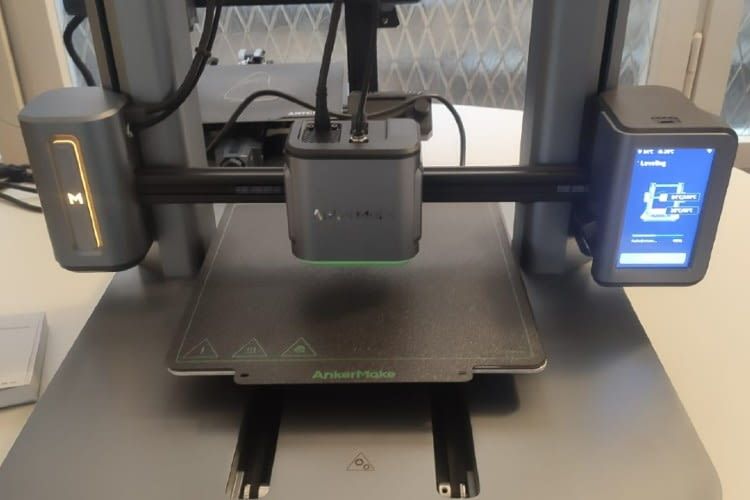 Der AnkerMake M5 ist im Drucken besonders schnell, dabei ist der Drucker dafür dann aber auch vergleichsweise laut Der AnkerMake M5 ist im Drucken besonders schnell, dabei ist der Drucker dafür dann aber auch vergleichsweise laut