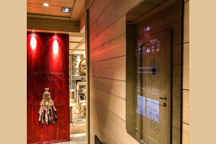 Der interaktive Spiegel ist nicht nur in Hotels ein echter Blickfang Der interaktive Spiegel ist nicht nur in Hotels ein echter Blickfang