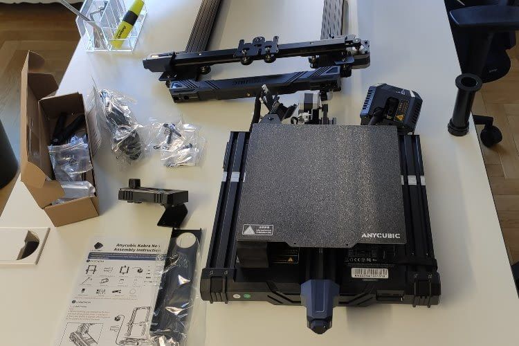Der Anycubic Kobra Neo 3D lässt sich in nur etwa 15 bis 20 Minuten zusammenbauen Der Anycubic Kobra Neo 3D lässt sich in nur etwa 15 bis 20 Minuten zusammenbauen