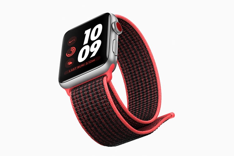 Je nach Armband passt der rote Punkt auf der Krone zum Design Je nach Armband passt der rote Punkt auf der Krone zum Design