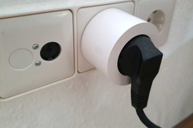 Mit dem Aqara Smart Plug steuern Nutzer auch herkömmliche elektrische Geräte per App oder Sprachbefehl Mit dem Aqara Smart Plug steuern Nutzer auch herkömmliche elektrische Geräte per App oder Sprachbefehl