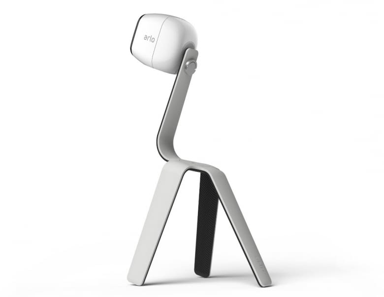 Die Arlo Quadpod Mount Kamerahalterung ist schlicht und edel Die Arlo Quadpod Mount Kamerahalterung ist schlicht und edel