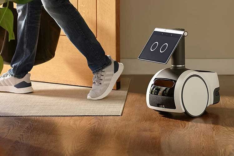 Amazons Hausroboter ist in der Lage seinen Nutzern automatisch zu folgen Amazons Hausroboter ist in der Lage seinen Nutzern automatisch zu folgen