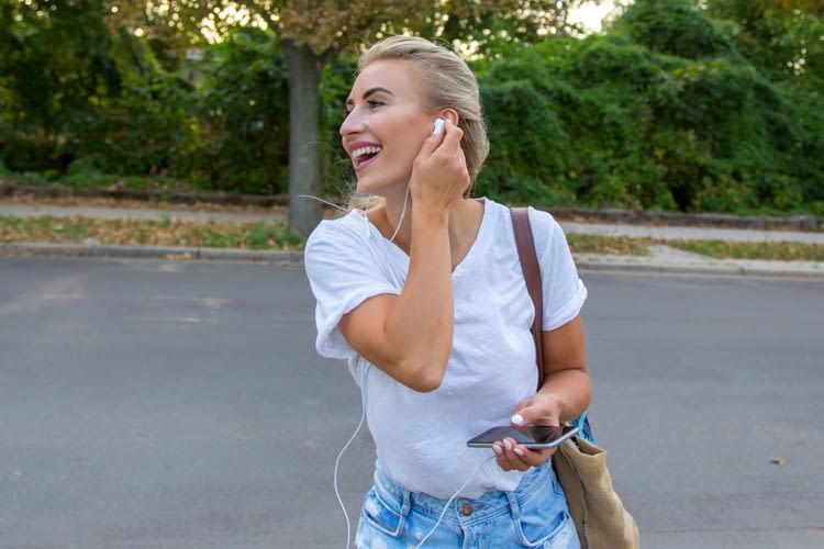 Auch viele Audible Alternativen bieten gute Hörbücher zum Mitnehmen an Auch viele Audible Alternativen bieten gute Hörbücher zum Mitnehmen an
