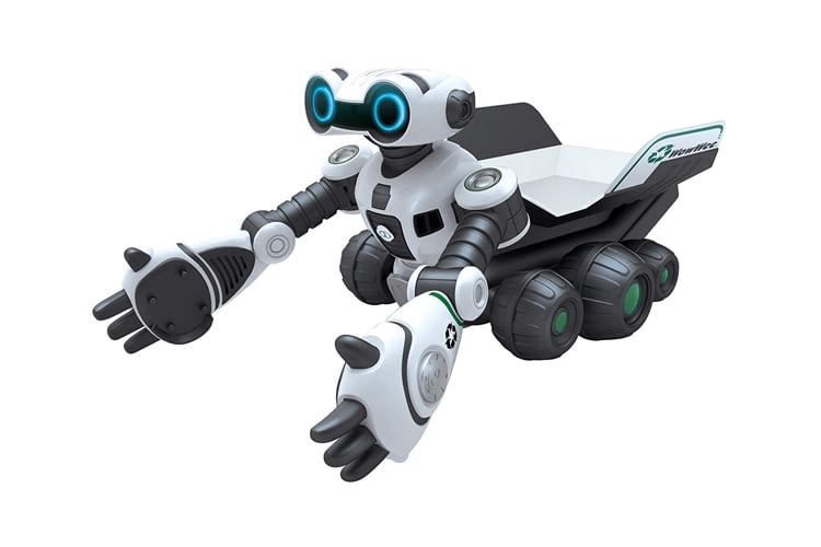 Der Roboscooper hilft beim Aufräumen und gibt dabei lustige Kommentare ab Der Roboscooper hilft beim Aufräumen und gibt dabei lustige Kommentare ab