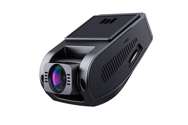 Die Linse der AUKEY Dashcam lässt sich in einem 90 Grad-Radius verstellen Die Linse der AUKEY Dashcam lässt sich in einem 90 Grad-Radius verstellen