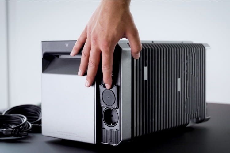 Die Anker Solix 2 Pro verfügt über verschiedene Anschlussmöglichkeiten Die Anker Solix 2 Pro verfügt über verschiedene Anschlussmöglichkeiten