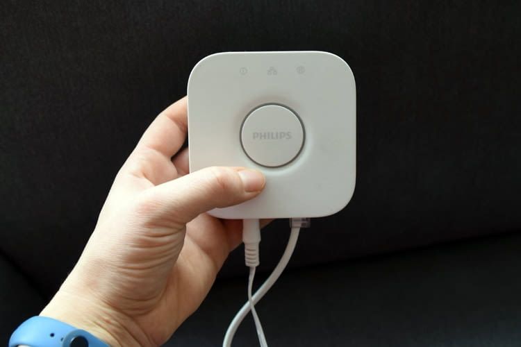 Die Philips Hue Bridge steuert das gleichnamige Lichtsystem des Herstellers Signify Die Philips Hue Bridge steuert das gleichnamige Lichtsystem des Herstellers Signify