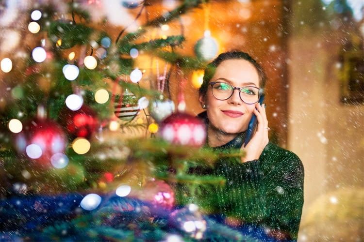 Wenn keine Zeit für lange Telefonate bleibt, ist ein WhatsApp Gruß eine gute Alternative Wenn keine Zeit für lange Telefonate bleibt, ist ein WhatsApp Gruß eine gute Alternative