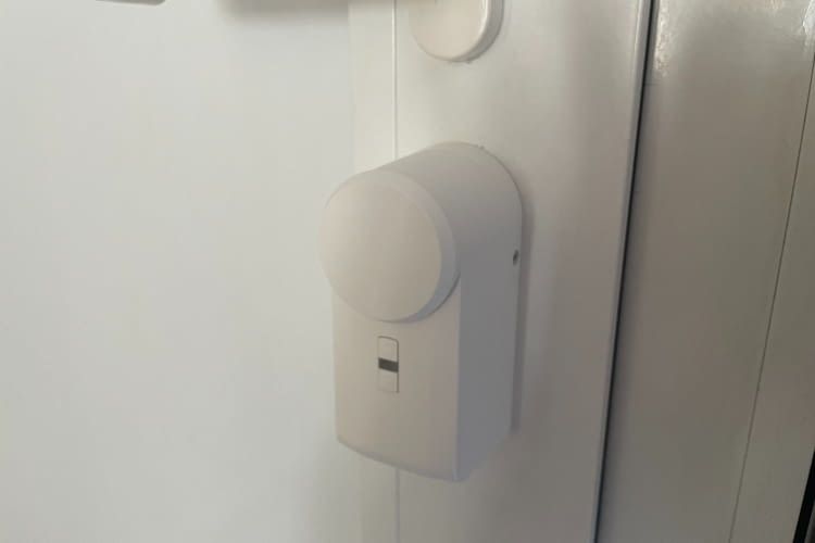 An unserer Test-Haustür fügte sich da eqiva perfekt ein An unserer Test-Haustür fügte sich da eqiva perfekt ein