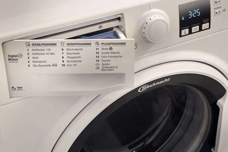 Bauknecht bietet für jeden Wäschetyp ein eigenes Spezialprogramm Bauknecht bietet für jeden Wäschetyp ein eigenes Spezialprogramm