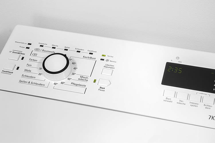 Die Kindersicherung verhindert ein versehentliches Ändern der eingestellten Programme Die Kindersicherung verhindert ein versehentliches Ändern der eingestellten Programme