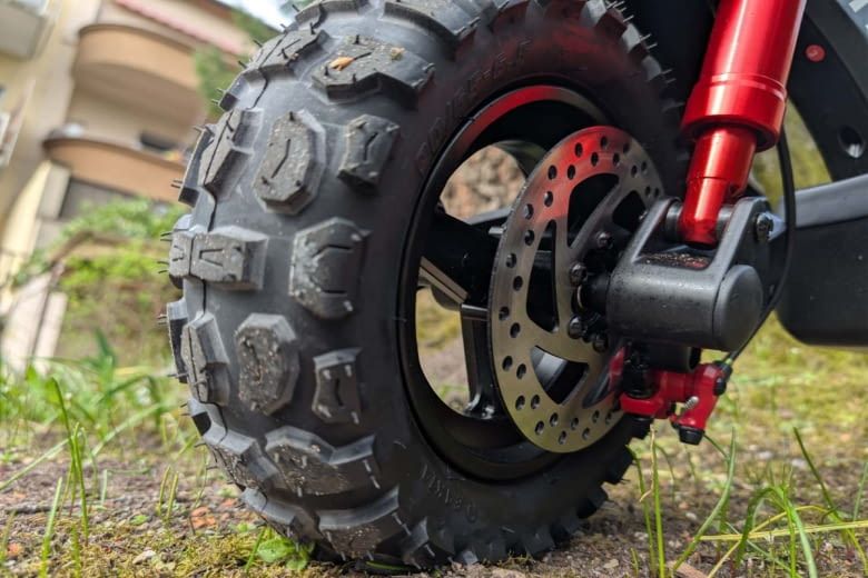 Die Offroad-Reifen des GT2. Die Offroad-Reifen des GT2.