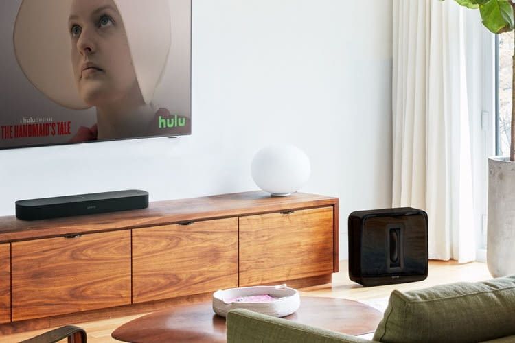 Mit nur 65 Zentimetern passt Beam unter die meisten Fernseher Mit nur 65 Zentimetern passt Beam unter die meisten Fernseher