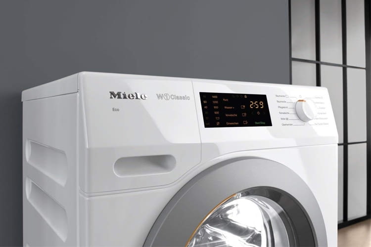 Einfach zu bedienen durch per Fingertipp schaltbaren DirectSensor und besonders große Schrift Einfach zu bedienen durch per Fingertipp schaltbaren DirectSensor und besonders große Schrift