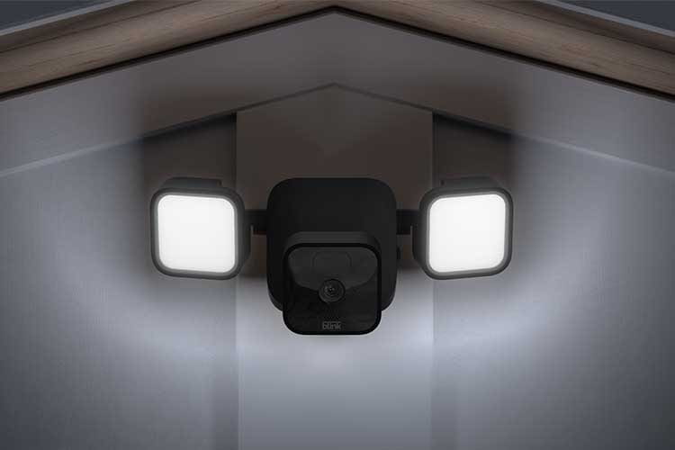 Blink Video Doorbell als Flutlicht Sicherheitskamera ausgebaut Blink Video Doorbell als Flutlicht Sicherheitskamera ausgebaut