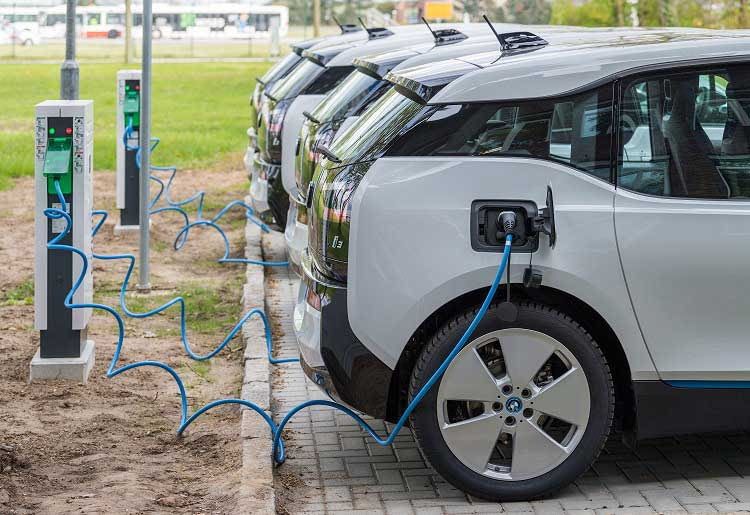 Reichweite des BMW i3? Theorie und Praxis sehen bei Stromern oftmals ganz anders aus Reichweite des BMW i3? Theorie und Praxis sehen bei Stromern oftmals ganz anders aus