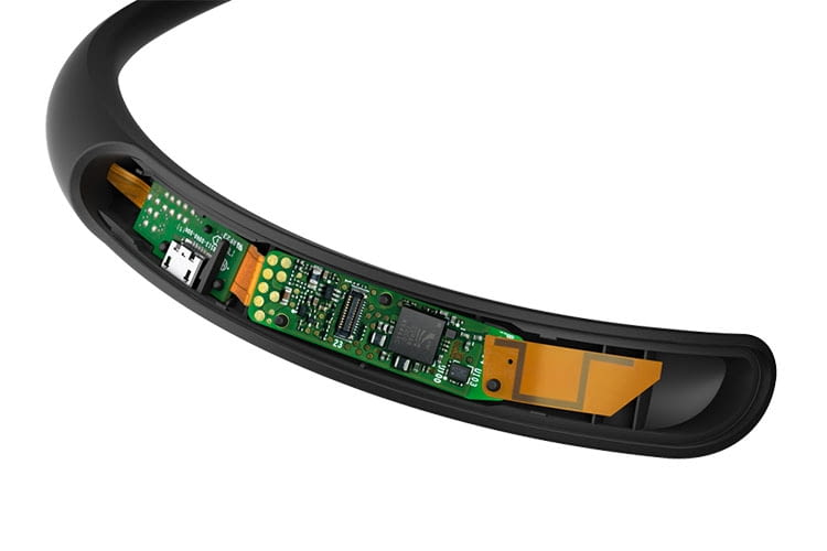 Die Technik des Bose QuietControl ist im Nackenbügel versteckt Die Technik des Bose QuietControl ist im Nackenbügel versteckt