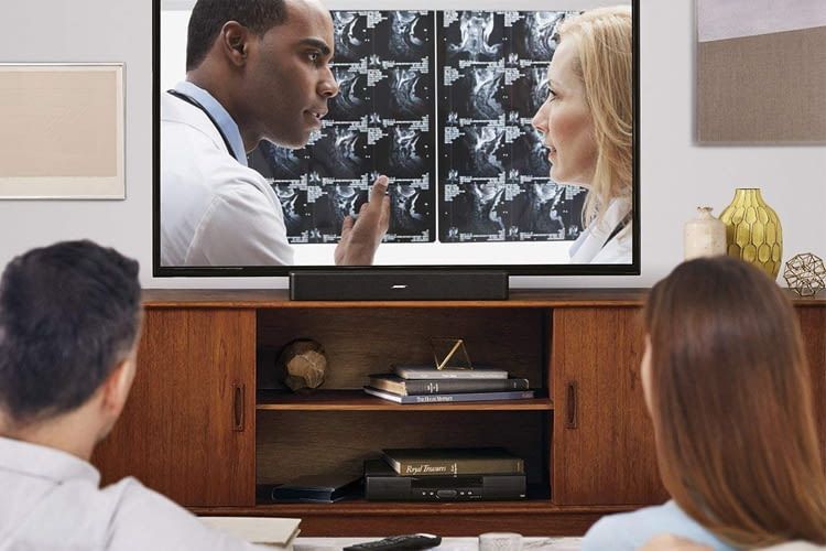 Dank klassischer Optik und kompakter Maße passt Bose Solo 5 in jedes Wohnambiente Dank klassischer Optik und kompakter Maße passt Bose Solo 5 in jedes Wohnambiente