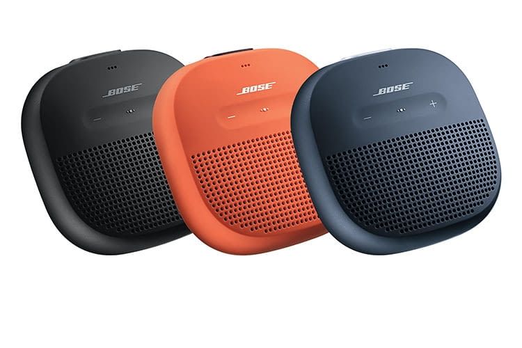 Der portable Bluetooth-Lautsprecher BOSE SoundLink Micro ist in drei verschiedenen Farben erhältlich Der portable Bluetooth-Lautsprecher BOSE SoundLink Micro ist in drei verschiedenen Farben erhältlich