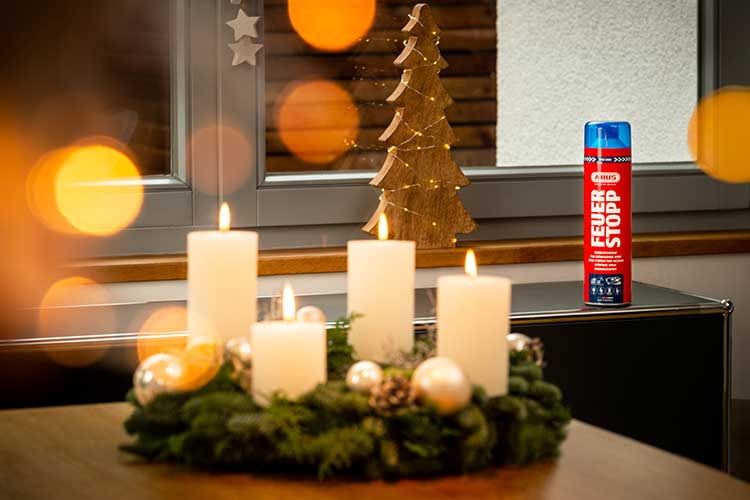 Bei einem Adventskranz sollte man zur Vermeidung der Brandgefahr die Kerzen nie ganz herunterbrennen lassen Bei einem Adventskranz sollte man zur Vermeidung der Brandgefahr die Kerzen nie ganz herunterbrennen lassen