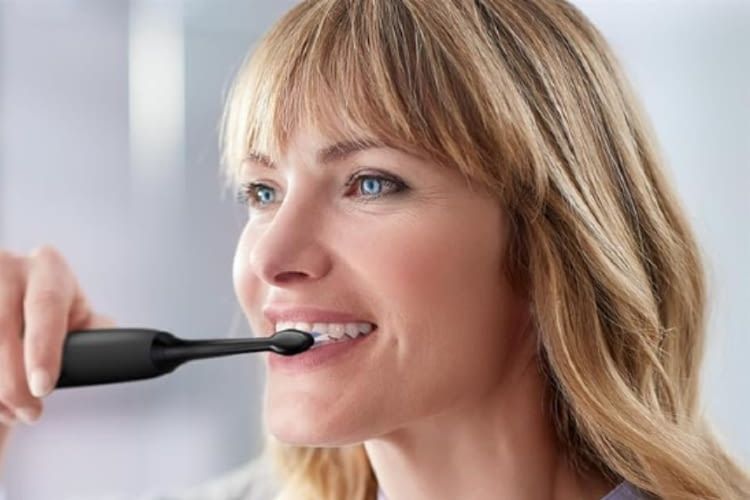 Die Sonicare 4500 beinhaltet alle für eine Schallzahnbürste wichtigen Funktionen Die Sonicare 4500 beinhaltet alle für eine Schallzahnbürste wichtigen Funktionen