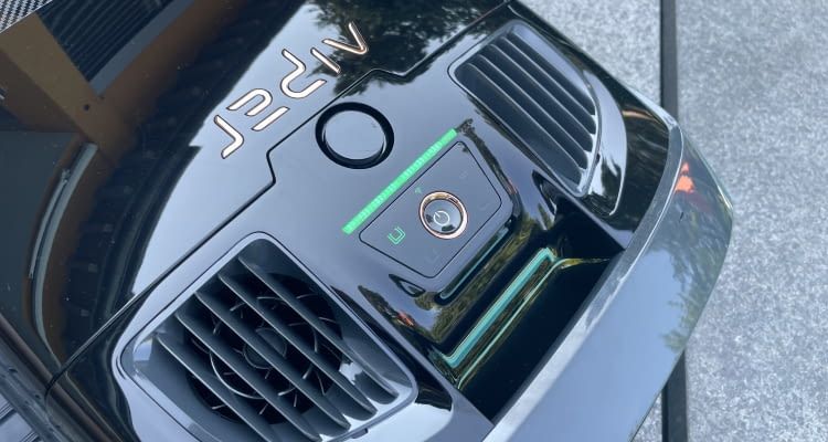 Die AIPER Scuba X1 Steuerung per Tasten ist simpel Die AIPER Scuba X1 Steuerung per Tasten ist simpel