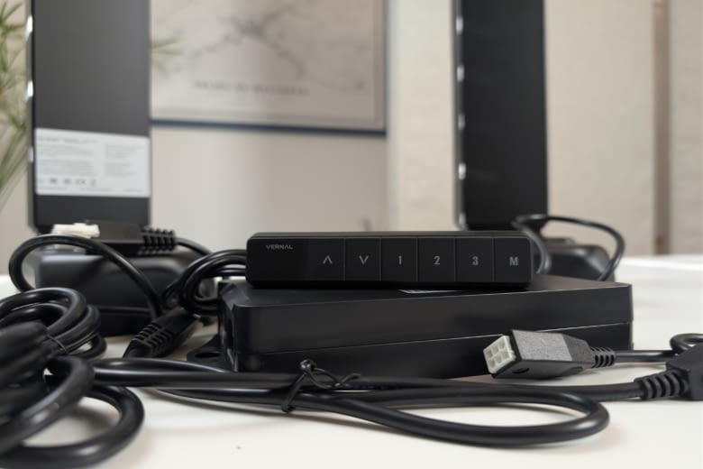 Die Kabel des Core3 lassen sich leicht anschließen. Die Kabel des Core3 lassen sich leicht anschließen.