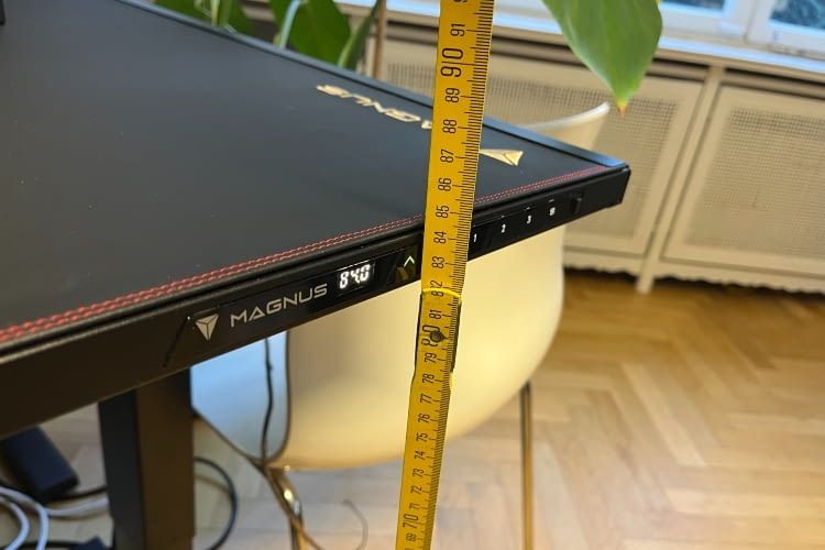 Das Einstellen der Höhe verlief im Test einwandfrei Das Einstellen der Höhe verlief im Test einwandfrei