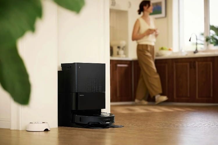 Der Qrevo Slim ist mit einer multifunktionalen Reinigungsstation ausgestattet Der Qrevo Slim ist mit einer multifunktionalen Reinigungsstation ausgestattet