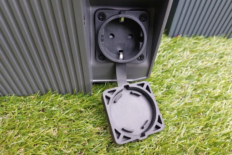 So oder ähnlich sieht eine im Speicher integrierte Notstromsteckdose aus So oder ähnlich sieht eine im Speicher integrierte Notstromsteckdose aus