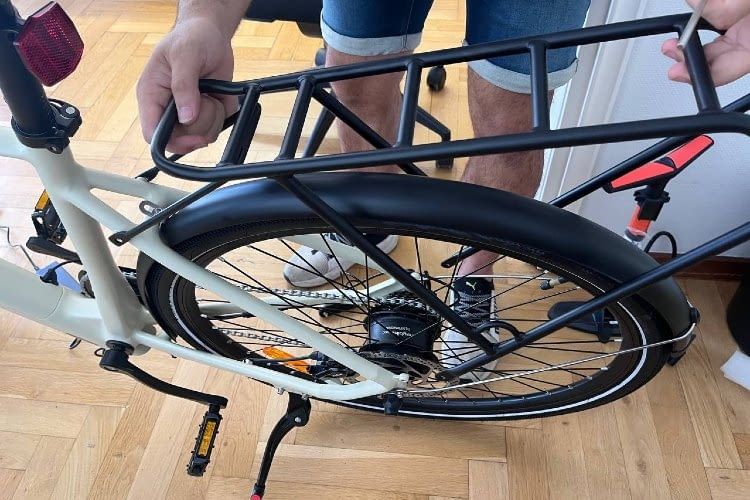 Wir empfehlen vor bzw. während der Montage das Montagevideo anzuschauen Wir empfehlen vor bzw. während der Montage das Montagevideo anzuschauen