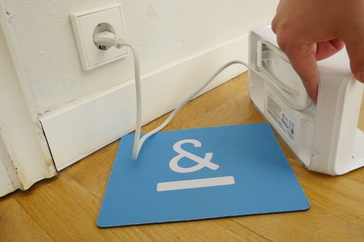 Mit den praktischen Haken der Ladestation vermeiden Anwender Kabelsalat. Mit den praktischen Haken der Ladestation vermeiden Anwender Kabelsalat.