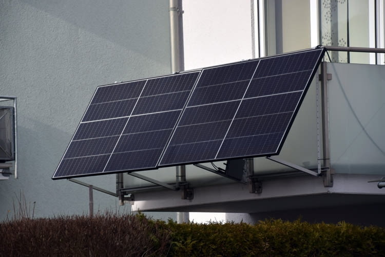 Auch Mieter dürfen grundsätzlich eine Mini-Photovoltaikanlage nutzen Auch Mieter dürfen grundsätzlich eine Mini-Photovoltaikanlage nutzen