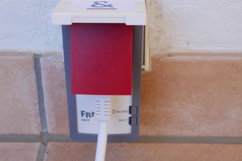 Outdoor-Steckdosen haben oft noch eine zusätzliche Schutzabdeckung Outdoor-Steckdosen haben oft noch eine zusätzliche Schutzabdeckung